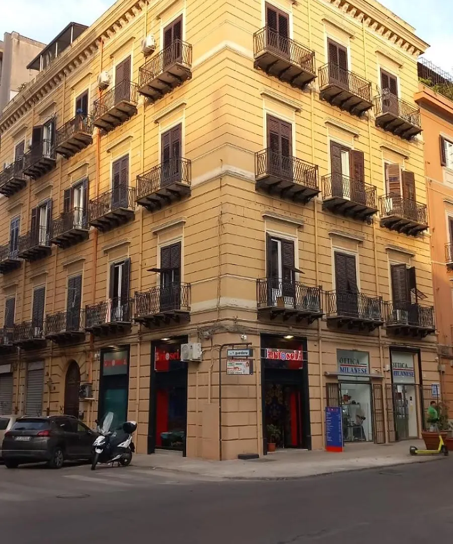 Corner Rome 433 location